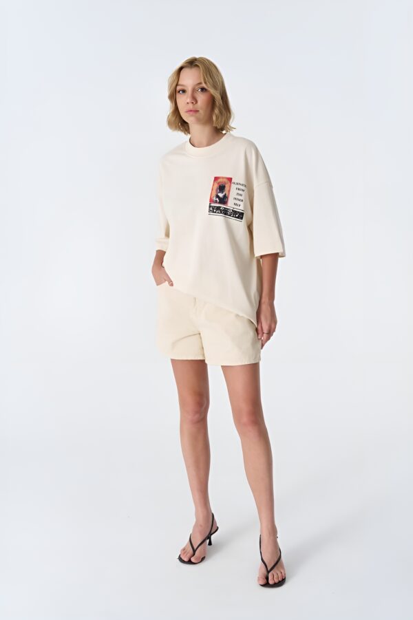 Beyaz Oversize Figürlü Unisex Tişört
