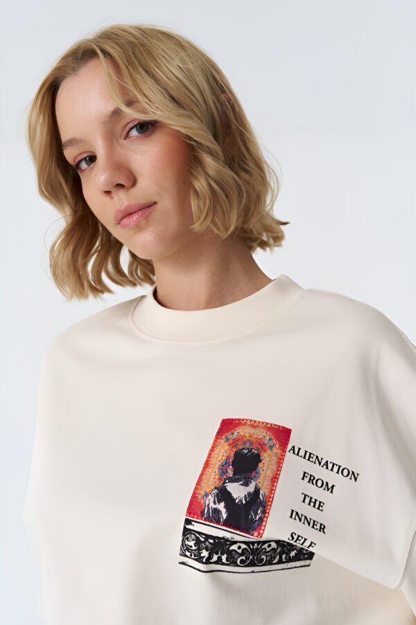 Beyaz Oversize Figürlü Unisex Tişört - Görsel 2